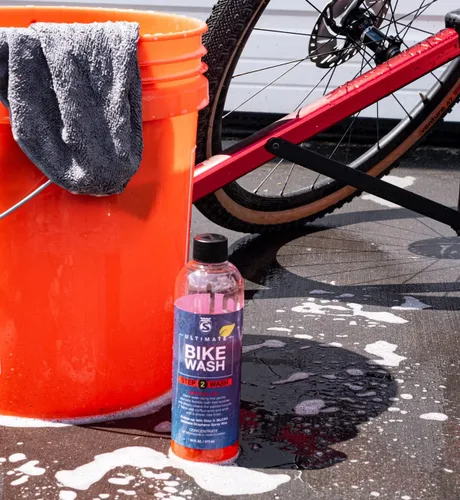 Miniatura 9 de SILCA Bike Spa - Ultimate Bike Wash Concentrado de baño de burbujas ecológico - Surfactantes avanzados encapsula la suciedad - aroma Cherry Glow