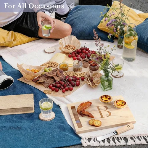 Miniatura 8 de Miicol Tabla de madera para charcutería, tabla de queso con monograma de 10 pulgadas, tabla de cortar inicial personalizada con esparcidor, regalo