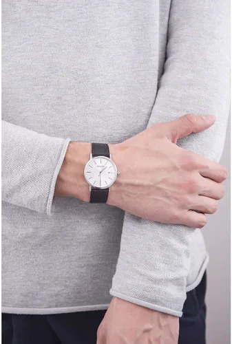 Miniatura 2 de Bulova Reloj clásico de 3 manecillas con calendario de cuarzo y correa de cuero para hombre, hebilla, 1.457 in
