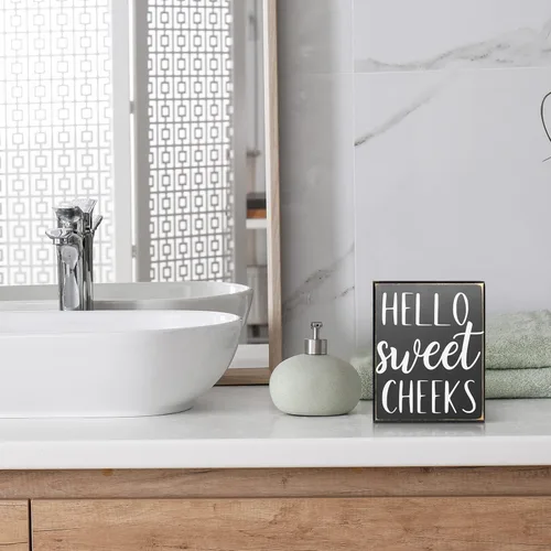 Miniatura 3 de Pigort Letrero Hello Sweet Cheeks - Decoración de Baño Estilo Moderno de Granja Acento para el Hogar - Placa Rústica de Madera Negra para Estante
