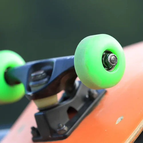 Miniatura 4 de Hotop Kit de 56 piezas de accesorios para patineta y camión, incluye 8 espaciadores, 8 tuercas de eje y 40 anillos de velocidad para patineta