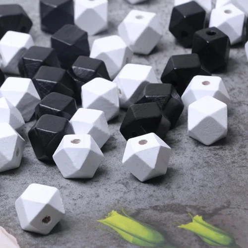 Miniatura 6 de 100 cuentas geométricas de madera de 0.630 in, cuentas espaciadoras de madera con forma de polígono en blanco y negro para proyectos