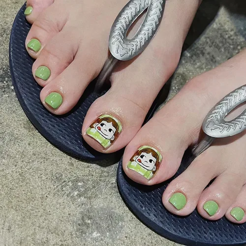 Miniatura 42 de Uñas postizas acrílicas artificiales negras para los dedos de los pies, ataúd a presión con diseños de flores blancas, uñas postizas reutilizables
