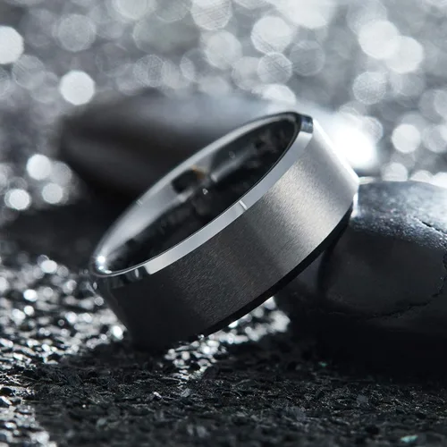 Miniatura 142 de King Will Anillo de boda de tungsteno para hombre, disponible en 15/64 a 25/64 de pulgada (6 a 10 mm), negro/plata, acabado mate, borde pulido