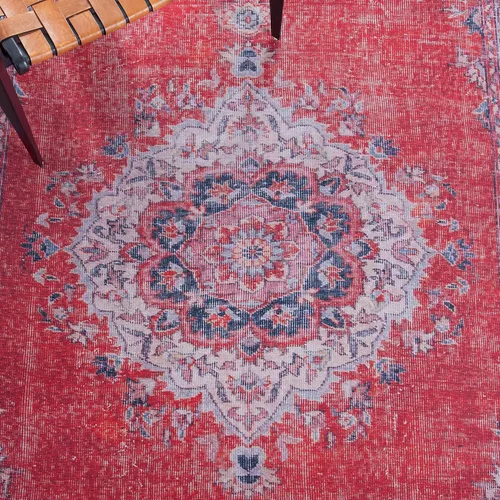 Miniatura 6 de SAFAVIEH Tucson Collection - Alfombra lavable de 2 pies 6 pies x 8 pies, rojo y beige, antideslizante y fácil de limpiar, ideal para pasillo