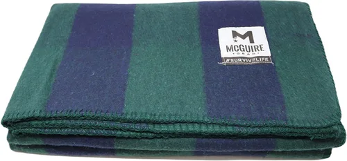 M MCGUIRE GEAR Manta de lana cálida a cuadros para campamento, hogar, supervivencia o primeros auxilios, 64 x 90 pulgadas (verde/azul marino)