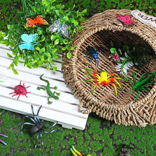Miniatura 5 de Gejoy 75 piezas de insectos falsos de plástico, varios insectos, figuras realistas de insectos espeluznantes al azar con caja de almacenamiento