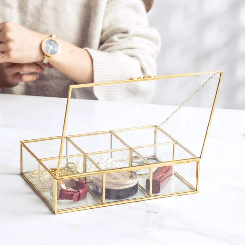 Miniatura 5 de Caja de vidrio vintage dorada de vidrio transparente y latón para almacenamiento de joyas y maquillaje cosmético, soporte para lápiz labial