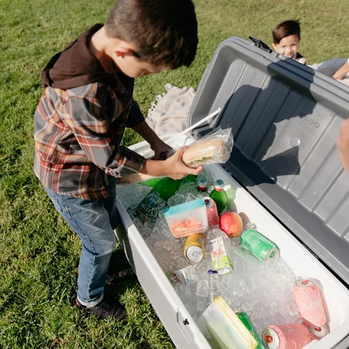Miniatura 7 de Igloo Hard Cooler Polar & Party Bar Series Insulated Ice Chests Gris polar de 120 cuartos de galón