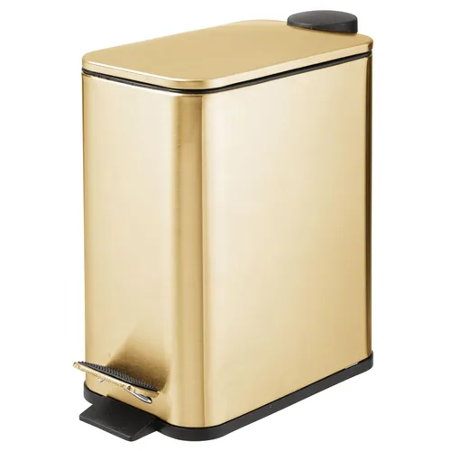mDesign Cubo de basura rectangular de metal delgado de 1.3 galones con pedal de pie, tapa de cierre fácil, papelera estrecha, contenedor de basura –