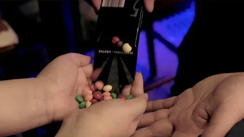 Miniatura 3 de Goma de mascar a cualquier cosa (trucos e instrucciones en línea) por Sansminds Magic