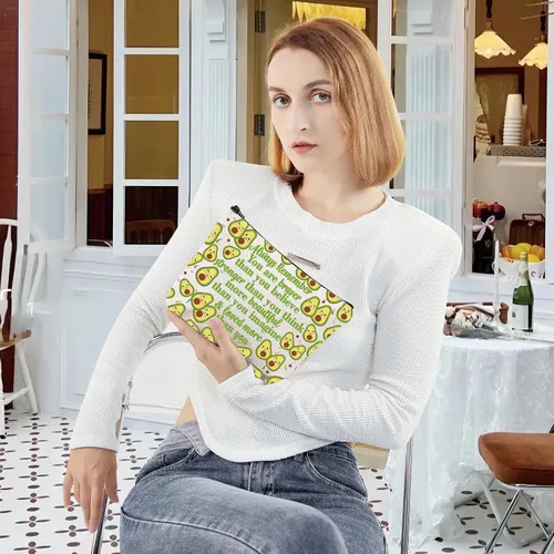Miniatura 6 de LEVLO Divertida bolsa de maquillaje con diseño de aguacate, regalo inspirado en los amantes del aguacate, con texto en inglés "You Are Braver