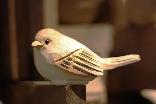 Miniatura 41 de Figura de pájaro de madera Azure Tit, tilo tallado a mano, marrón claro, decoración moderna para el hogar, regalo de pájaro