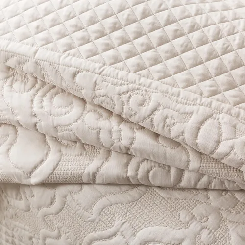Miniatura 9 de NEWLAKE - Juego de cubrecama reversible de microfibra bordada con patrón floral en relieve en jacquard beige, tamaño queen
