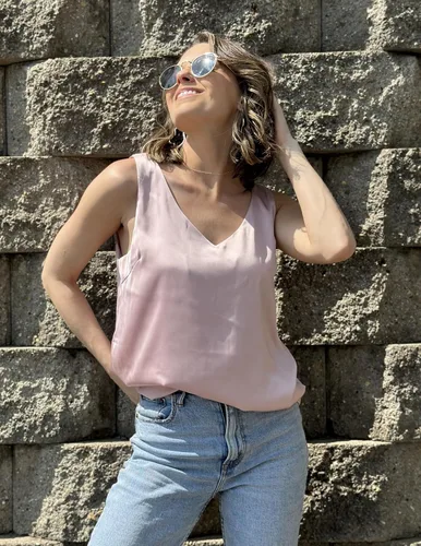 Miniatura 3 de Zeagoo Camiseta sin mangas de satén de seda para mujer, estilo casual, cuello en V, holgada, sin mangas