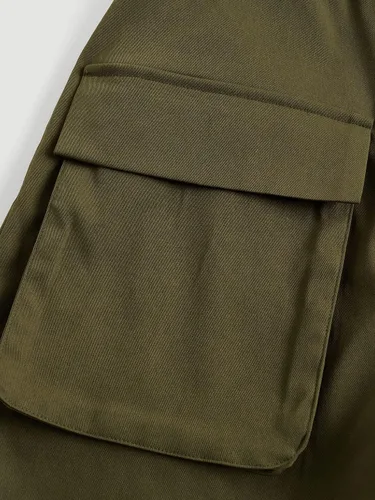Miniatura 4 de WDIRARA Pantalones cortos cargo de verano con cintura elástica y pierna ancha para mujer, con bolsillos