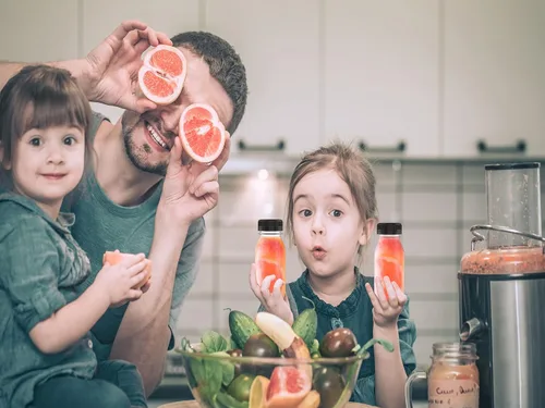Miniatura 5 de Hulless 5 Piezas Botellas de Plástico para Jugo de 8 Onzas con Tapas Negras, Contenedores de Bebidas Adecuados para Jugo, Batidos, Leche y Bebidas