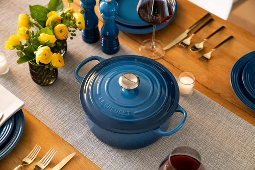 Miniatura 5 de Le Creuset Horno holandés redondo de hierro fundido esmaltado, 4.5 cuartos de galón, Marsella Marseille