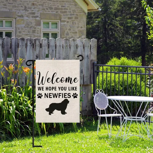 Miniatura 5 de PWHAOO Newfie - Bandera de jardín con texto en inglés "Welcome We Hope You Like Newfie", bandera de jardín de Terranova, regalos para amantes