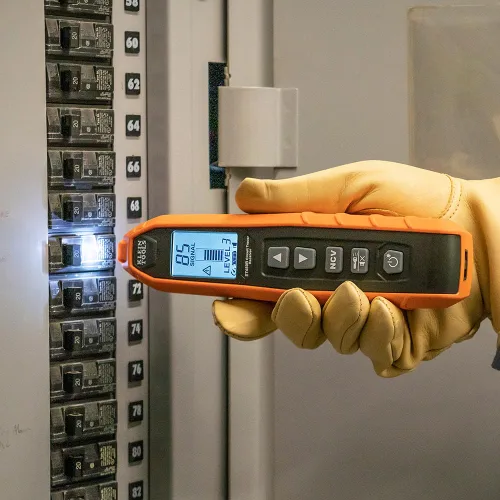 Miniatura 4 de Klein Tools ET450 - Kit avanzado de buscador de disyuntores subterráneos y trazador de cables para interruptores energizados y no energizados