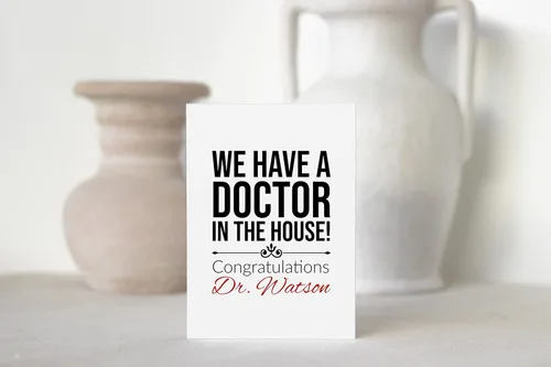 Miniatura 6 de Tarjetas de graduación personalizadas para médico, tarjeta de felicitación personalizada para hija o hijo, tenemos un médico en la casa, regalos