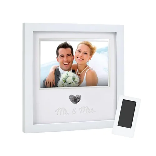 Miniatura 8 de Pearhead Colgador de vestido de novia de Mrs. - Elegante recuerdo de novia de madera con letras de alambre cursivo, accesorio de foto perfecto