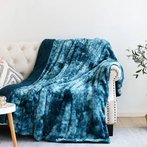 NEWCOSPLAY Manta Tipo Throw de Piel Sintética Súper Suave para Sofá Azul Oscuro Sherpa Difusa de Felpa Cálida para Sofá Cama (Azul Oscuro, Manta