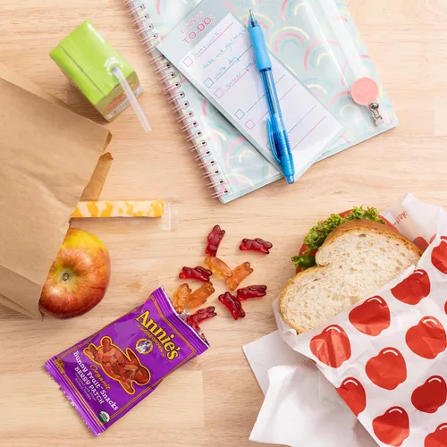 Miniatura 5 de Annie's Bocadillos orgánicos de frutas de conejito, sin gluten, 5 bolsas, 4 onzas (paquete de 10)
