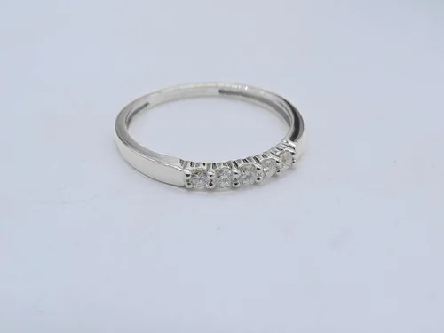 Miniatura 73 de Dazzlingrock Collection Anillo de boda redondo de 5 piedras preciosas o diamantes para mujer en oro macizo de 10 K/14 K/18 K