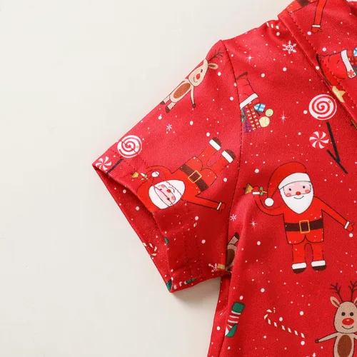 Miniatura 5 de JEELLIGULAR Conjunto de pantalones cortos y camisa con botones y estampado de Papá Noel para niños pequeños