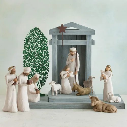 Miniatura 4 de Willow Tree Los Tres Reyes Magos, Siguen una Estrella para Encontrar la Luz del Mundo, Conjunto de Figuras Caminando, Inclinándose, Arrodilladas