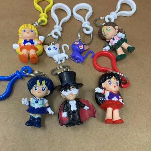 Miniatura 2 de Irwin Toy Embrace the Power of Sailor Moon Llavero Clip-On - Un accesorio elegante para entusiastas del anime y coleccionistas