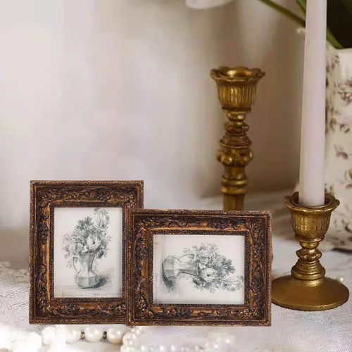 Miniatura 5 de SIKOO Marcos de fotos vintage de 2.5 x 3.5 pulgadas, tamaño de billetera pequeña, marcos de fotos ornamentados para montaje en pared y mesa, Dorado