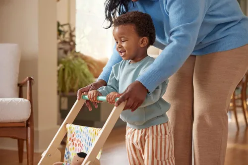 Miniatura 3 de LOVEVERY The Buddy Stroller Cochecito de muñeca de juguete de madera para juego de simulación, a partir de 12 meses