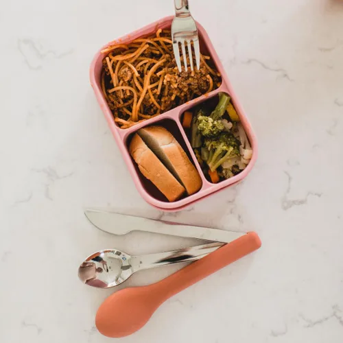 Miniatura 9 de Juego de utensilios de acero inoxidable con funda de silicona, cuchara, tenedor y cuchillo, diseño portátil para viajes, escuela, trabajo y Gris