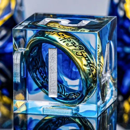 Miniatura 15 de OUKELANWO Magic Lord Rings - Juego de dados DND con caja, 7 piezas de dados LOTR D&D de resina para juegos de rol, dados azul dorado de Dungeons