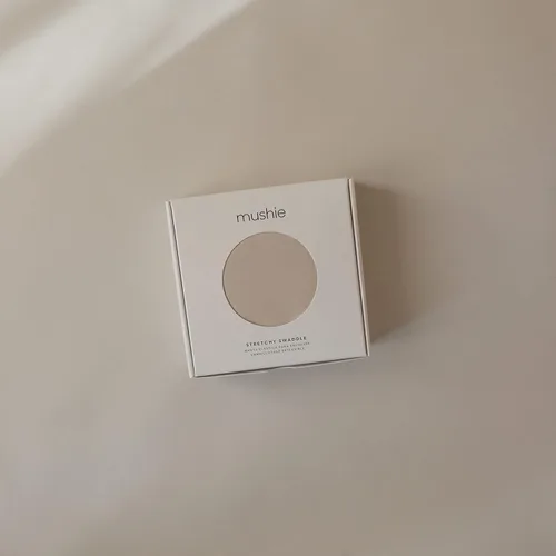 Miniatura 2 de mushie Manta elástica para bebé Extra suave y ajuste cómodo 47 x 47 pulgadas (niebla)