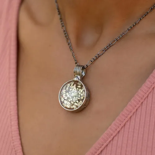 Miniatura 16 de Queen Anne's - Collar de encaje con colgante de flor prensada real en cristal hecho a mano, joyería de flores silvestres, collares de encaje