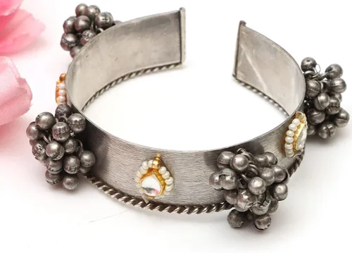 Miniatura 2 de Pulsera Ozanoo GhungrooKada para mujer y niña, Latón, Sin gemas.