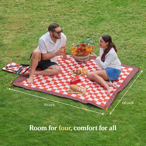 Miniatura 2 de Cozy Club Manta de picnic impermeable – Alfombra plegable para exteriores de 60 x 70 pulgadas con estacas, bolsillo y correa para el hombro Manta