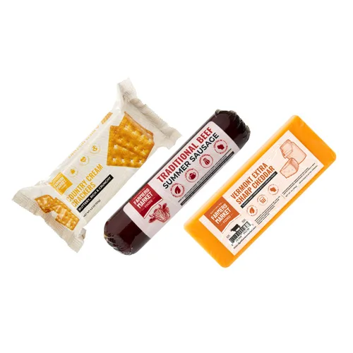 Farmers Market - Juego de regalo de carne y queso | Salchicha tradicional de verano de ternera, Cheddar y galletas Vermont Sharp | Cesta de regalo