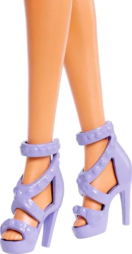 Miniatura 4 de Barbie Careers Muñeca a la moda y accesorio, estrella pop con pelo rosa y ojos marrones, con falda iridiscente, con micrófono