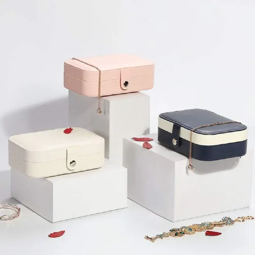Miniatura 7 de Yonzone Joyero pequeño, estuche de joyería de viaje, mini organizador de joyas para collares, aretes, anillos de doble capa, caja de regalo portátil
