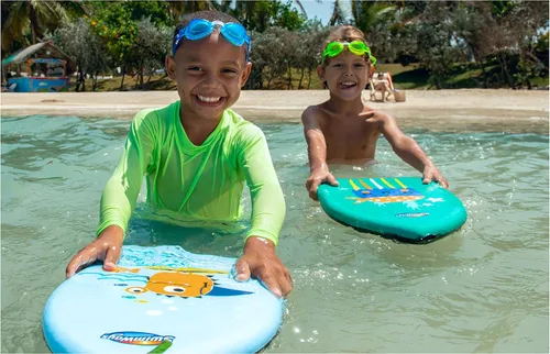 Miniatura 7 de SwimWays Paquete económico, gafas Guppy de cara de pez, natación suave y entrenador de patadas de monstruos marinos, aprende a nadar Kickboard