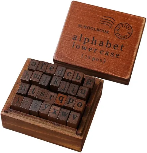 DIYOMR Sellos de letras vintage, sellos de goma de madera, juego de 26 sellos del alfabeto con caja de madera vintage roja antigua para hacer