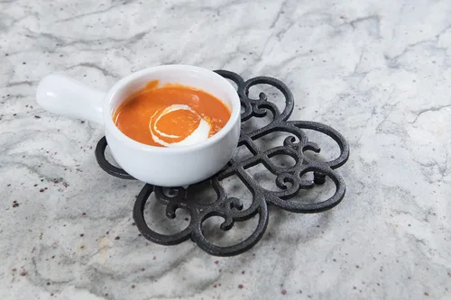 Miniatura 7 de GASARÉ, Salvamanteles de hierro fundido para platos calientes, ollas y sartenes, salvamanteles de metal, diseño clásico, tapas de patas de goma