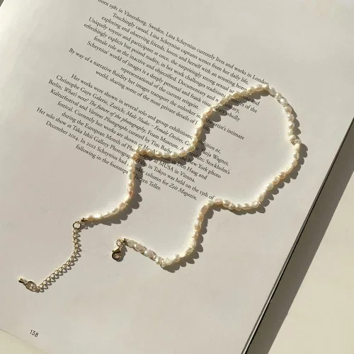 Miniatura 4 de VIEWLAP Collar de perlas de concha simple barroca irregular gargantilla para mujeres y niñas Perla de imitación No es una piedra preciosa
