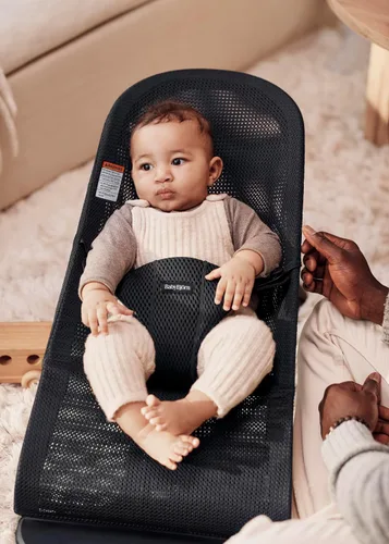 Miniatura 10 de BabyBjörn Bouncer Bliss, Marco Negro, Malla, Asiento de Góndola Ajustable 2 en 1 para Bebé y Silla para Niño Pequeño, de Recién Nacido a Niño