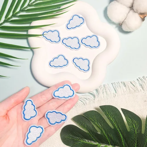 Miniatura 4 de 10 piezas de mini parches de nube para planchar para coser en pequeñas nubes, parches bordados para ropa, chaquetas, mochilas, pantalones, gorras