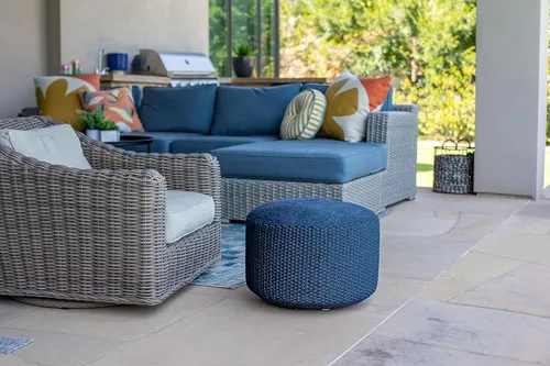 Miniatura 2 de BIRDROCK HOME Puf otomano para exteriores Taburete impermeable tejido a mano con relleno de bolsa de cuentas Reposapiés bohemio para patio, sala